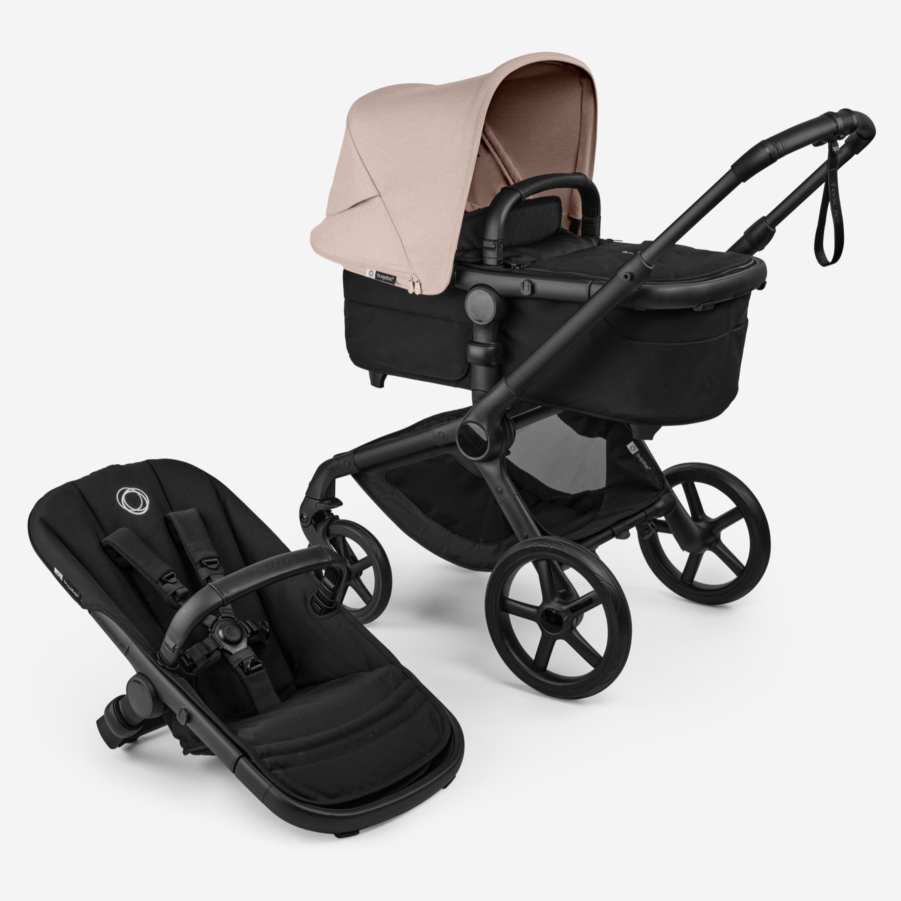 バガブー フォックス 5 リニュー キャリーコット＆シート 2イン1ストローラー、ブラックのシャーシ（車体）、ヘリテージ ブラックのファブリック、デザートトープメランジのサンキャノピー付き。 - Main Modal Image Slide 1 of 12