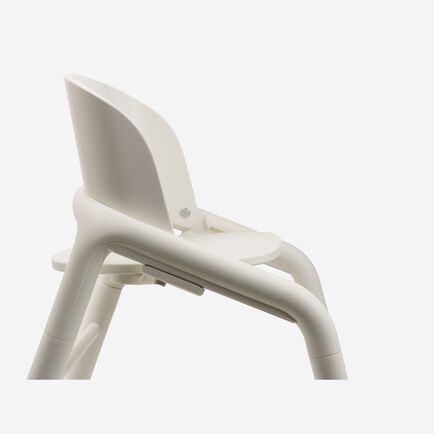 Seat of the Bugaboo Giraffe chair in white.