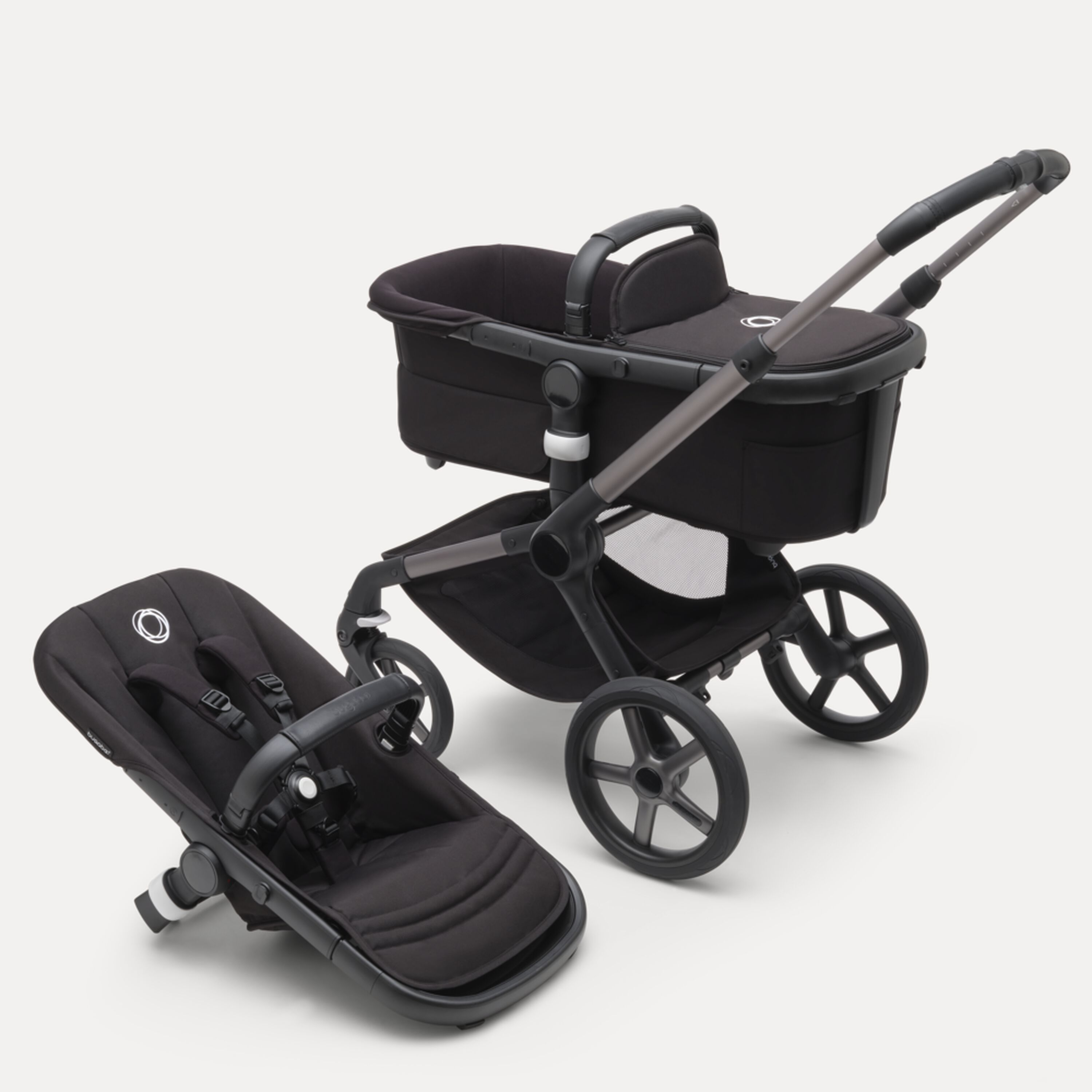 Refurbished Bugaboo Fox 5 base US GRAPHITE/MIDNIGHT BLACK - Main Modal Image Slide 1 of 1