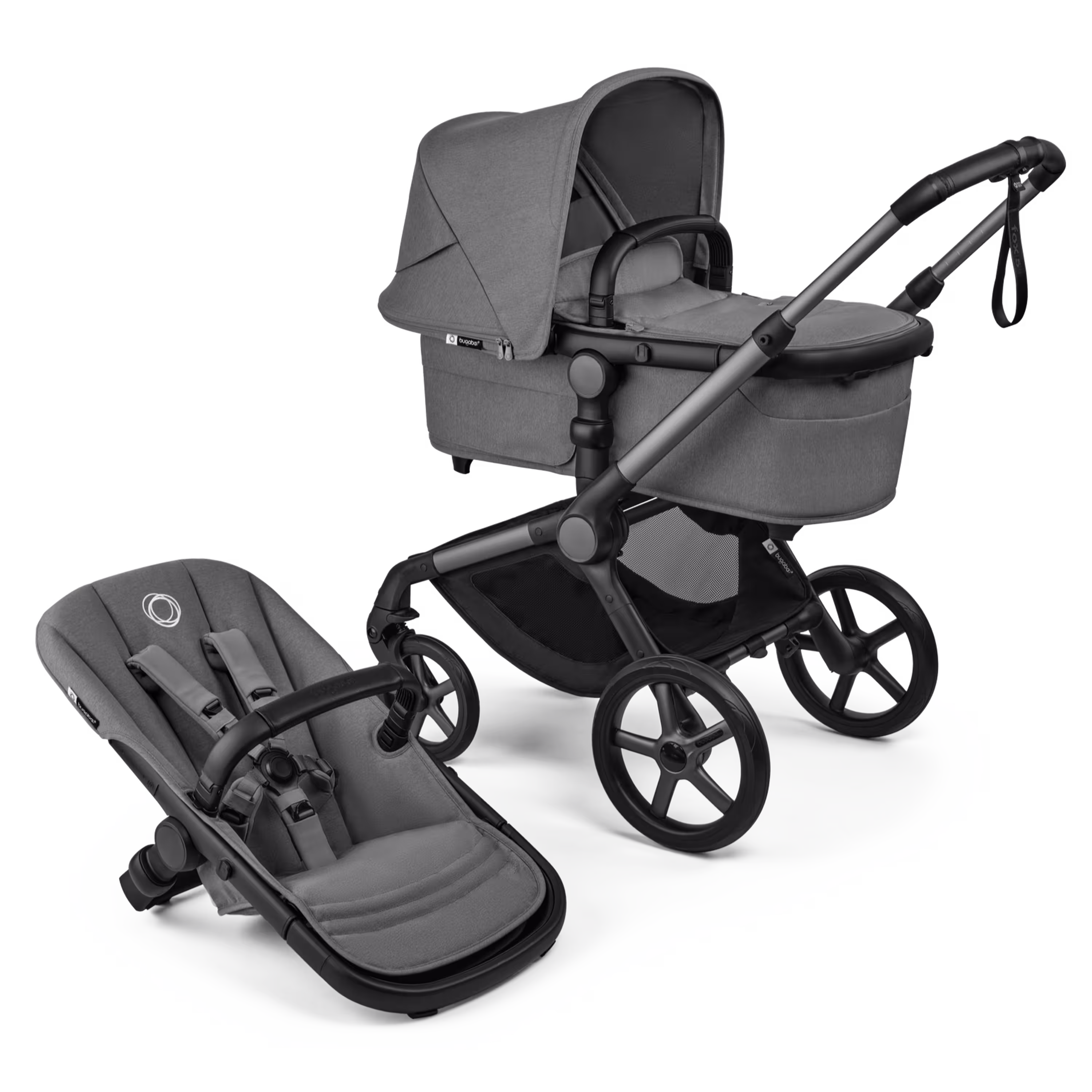 부가부 폭스 5 리뉴 배시넷 및 시트 2-in-1 스트롤러(그래파이트 섀시, 문 그레이 패브릭, 및 문 그레이 썬 캐노피 포함). - Main Modal Image Slide 1 of 12