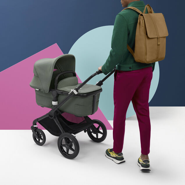 Refurbished Bugaboo changing backpack Caramel brown - Main Image Slide 7 of 11