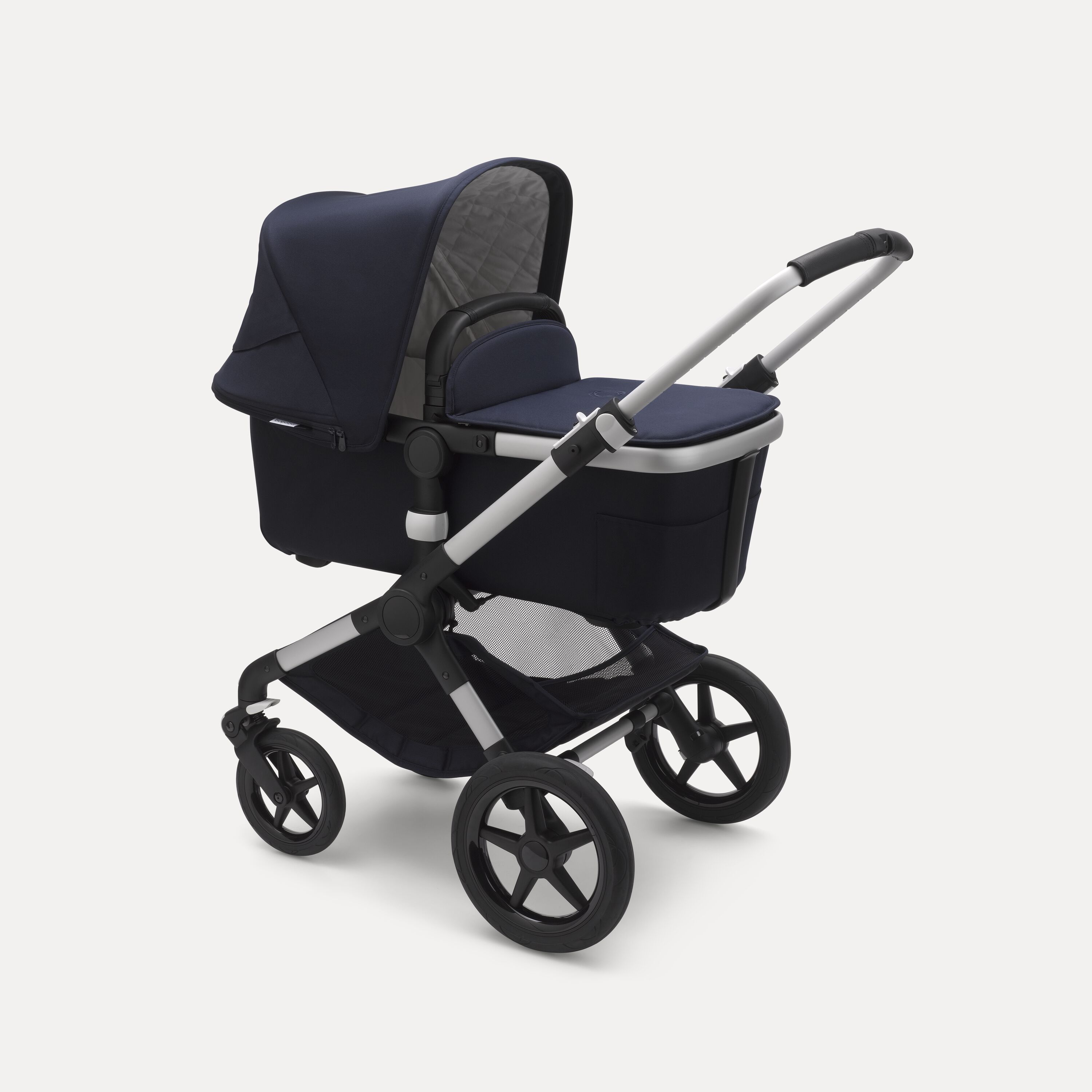 Refurbished Bugaboo Fox2 Classic complete ALU/DARK NAVY - Main Modal Image Slide 1 of 4