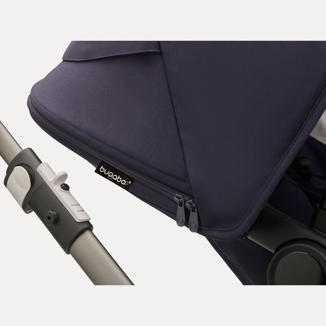 Refurbished Bugaboo Fox 3 Classic complete UK GRAPHITE/DARK NAVY - Main Image Slide 4 of 11