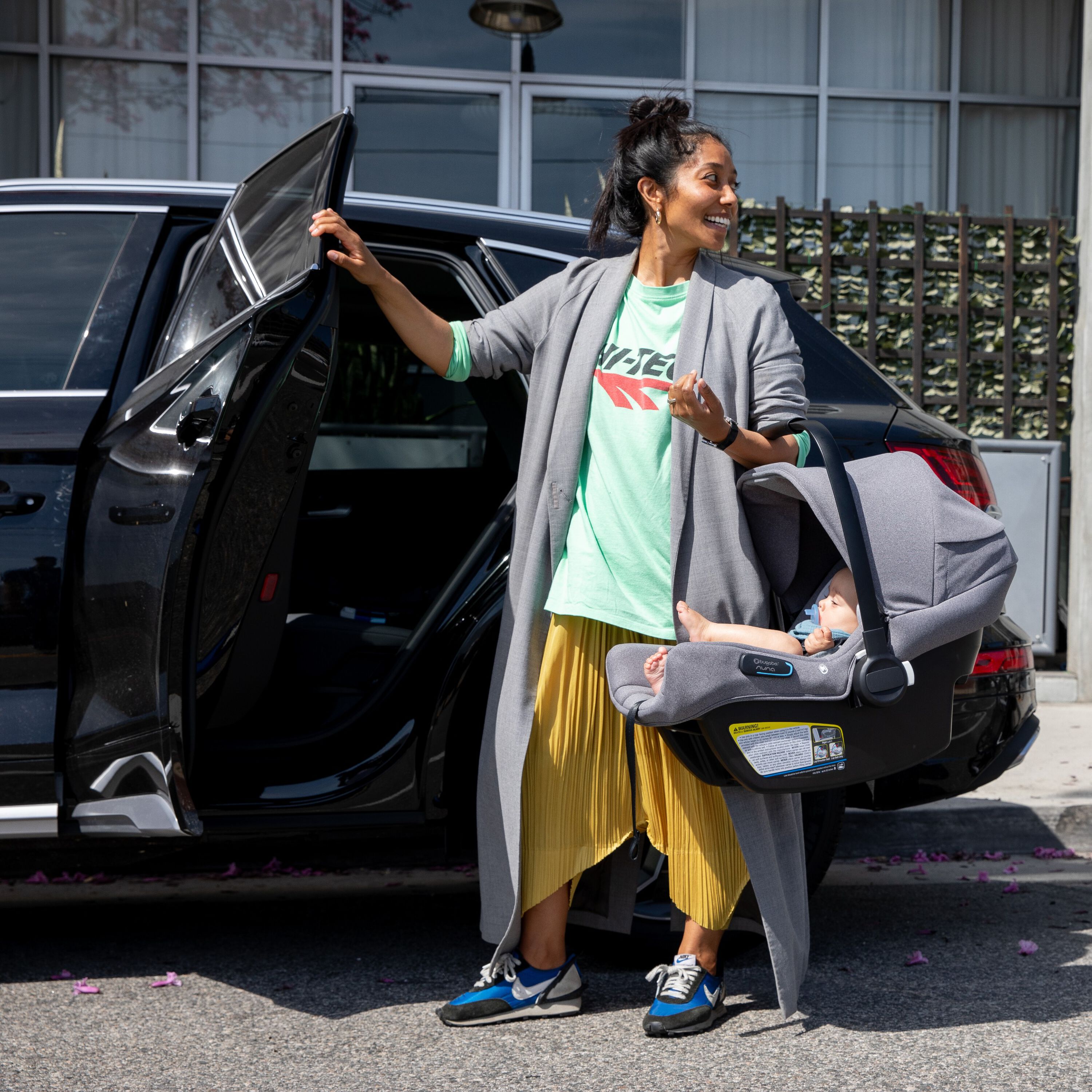 Refurbished Bugaboo Turtle air by Nuna car seat BLACK - Main Modal Image Slide 3 of 13