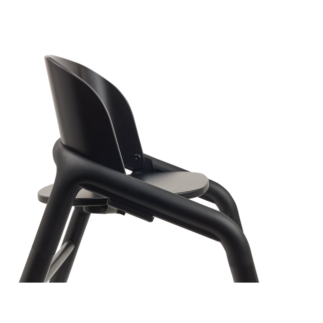 Seat of the Bugaboo Giraffe chair in black.